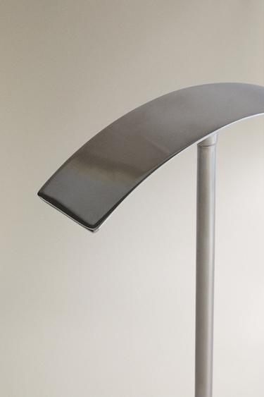 SUPPORT CASQUE MÉTAL - Argent de Zara - Image 2