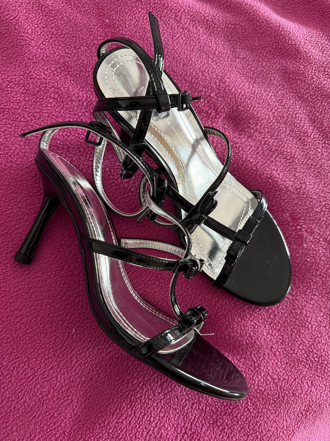 HIGH-HEEL STRAPPY SANDALS - Image 3