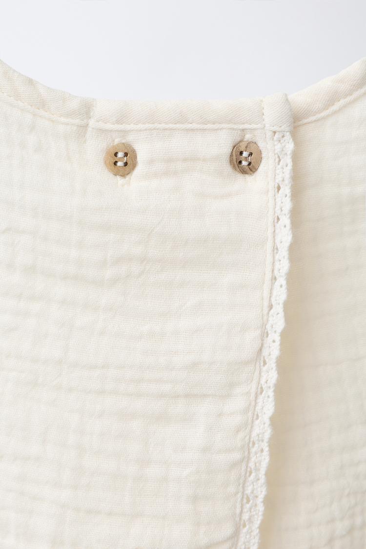 Blusa de encaje texturizado 4