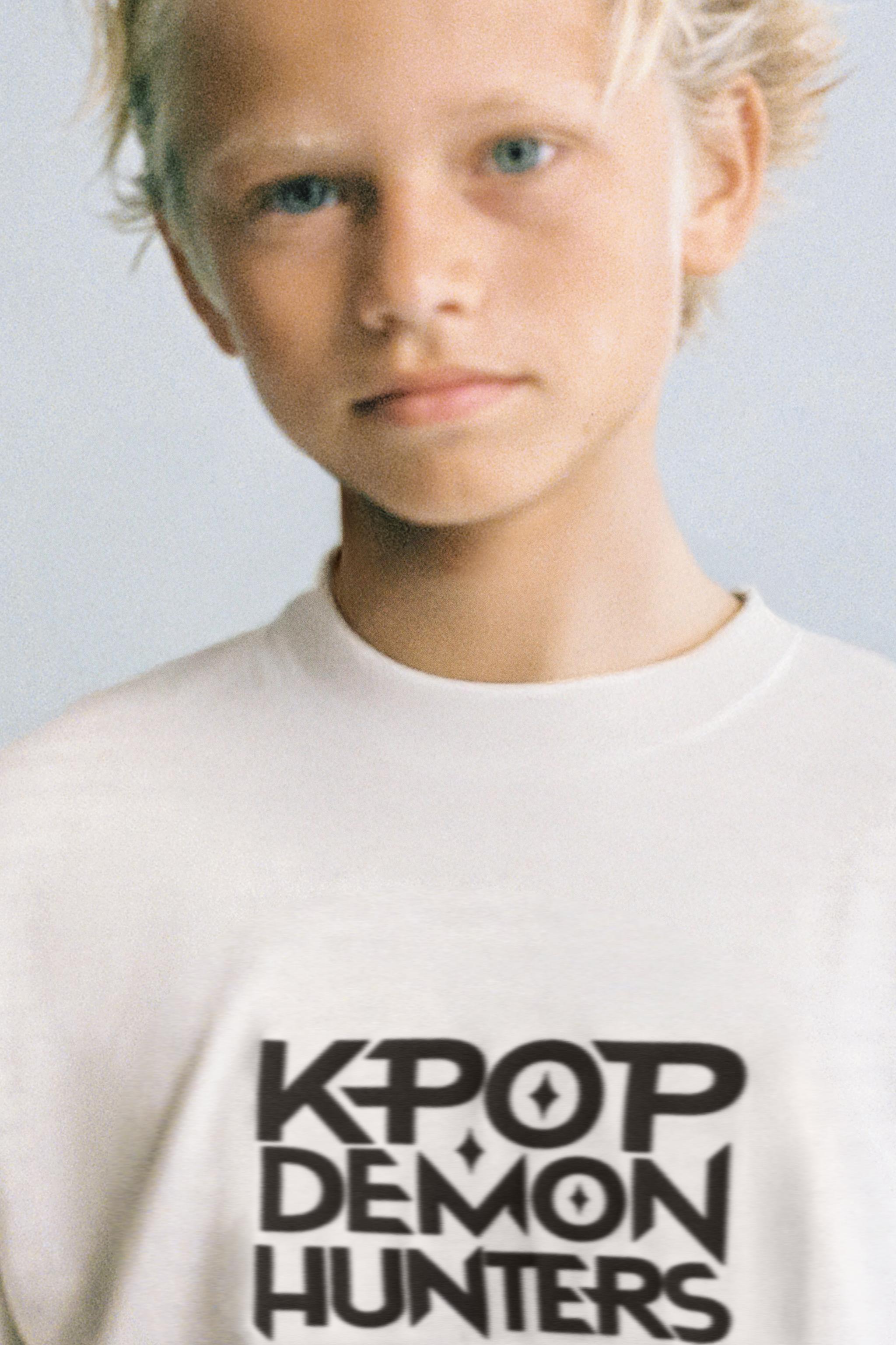 T-SHIRT IMPRIMÉ KPOP DEMON HUNTERS™ NETFLIX ©