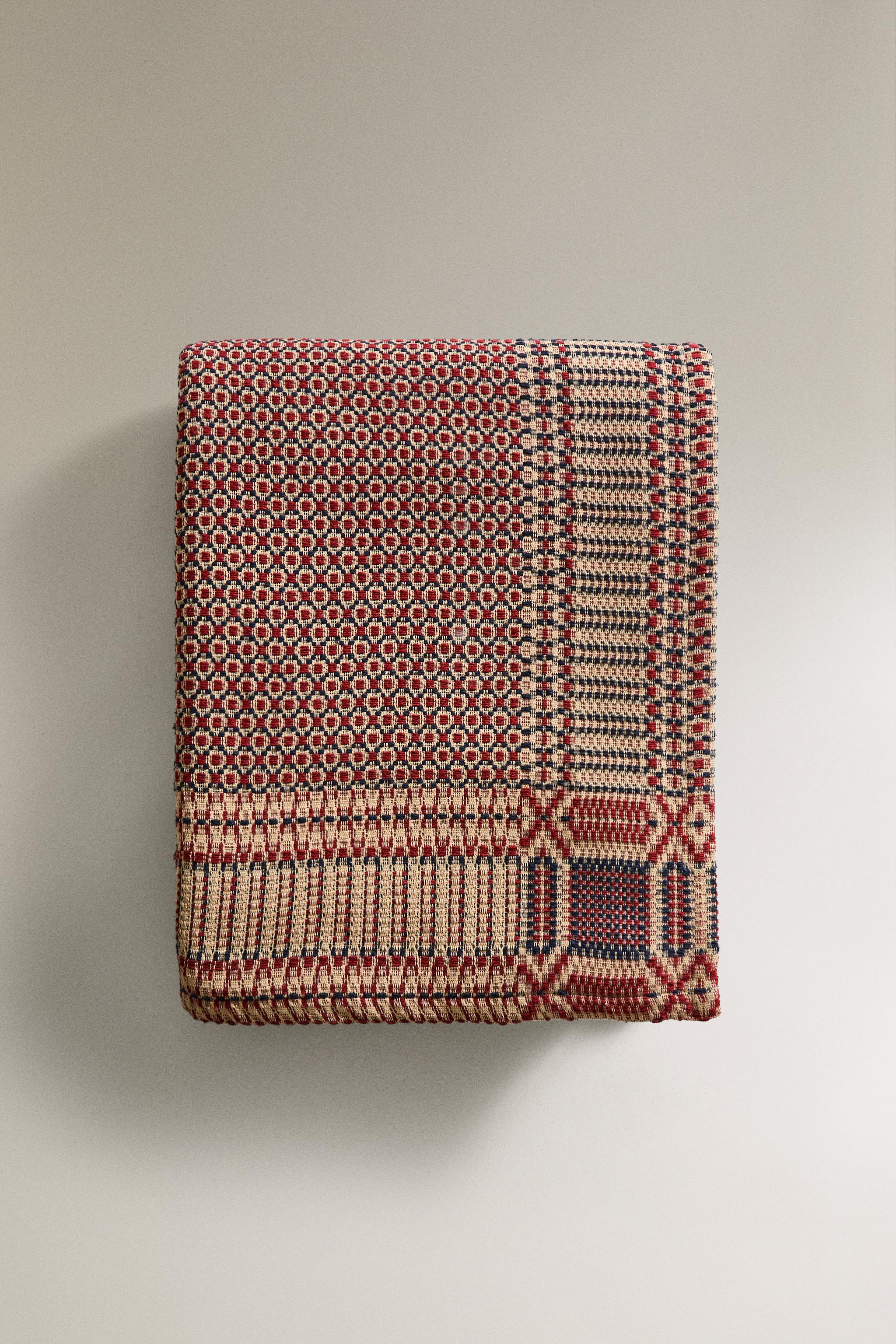 GEOMETRIC COTTON CHRISTMAS TABLECLOTH