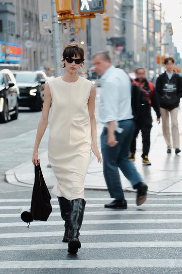 VESTIDO LARGO FRUNCES - Crudo de Zara - Imagen 0