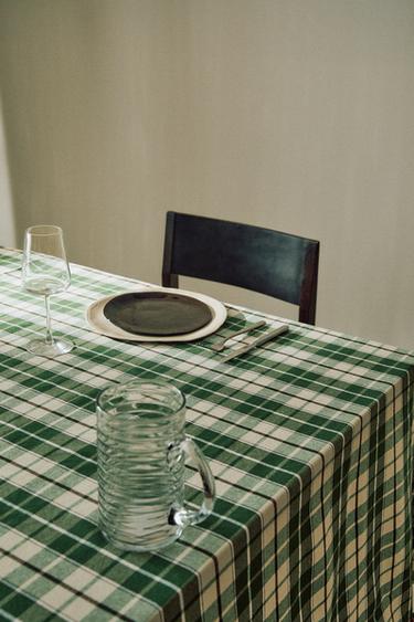 OBRUS Z BARWIONEJ PRZĘDZY - Zielony Zara