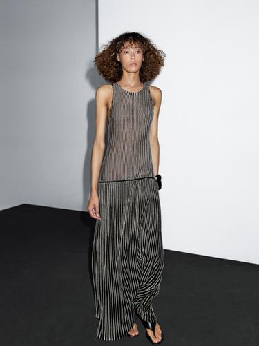 Vestido largo punto plisado - Negro de Zara - Imagen 0