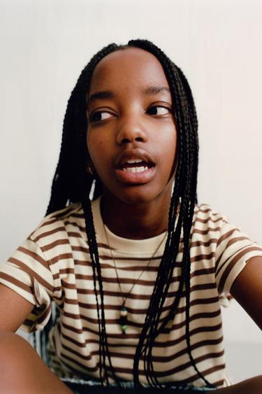 ФУТБОЛКА В ПОЛОСКУ — КОРИЧНЕВЫЙ от Zara