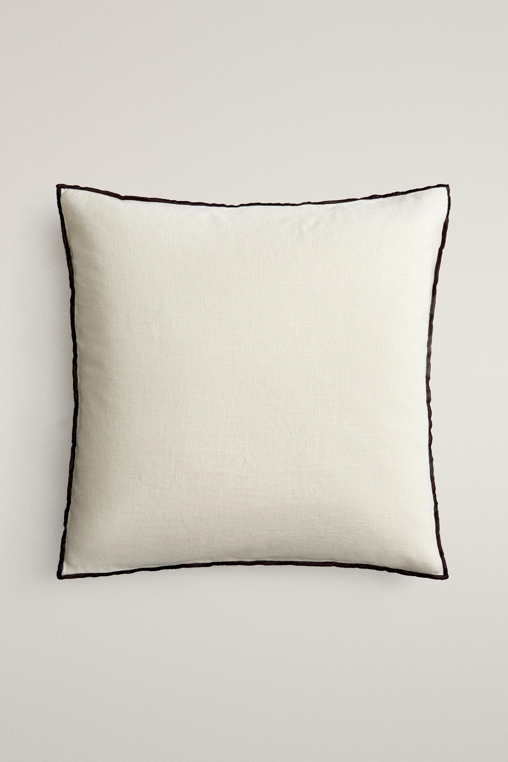 OVERLOCK THROW PILLOW COVER — Vanilla