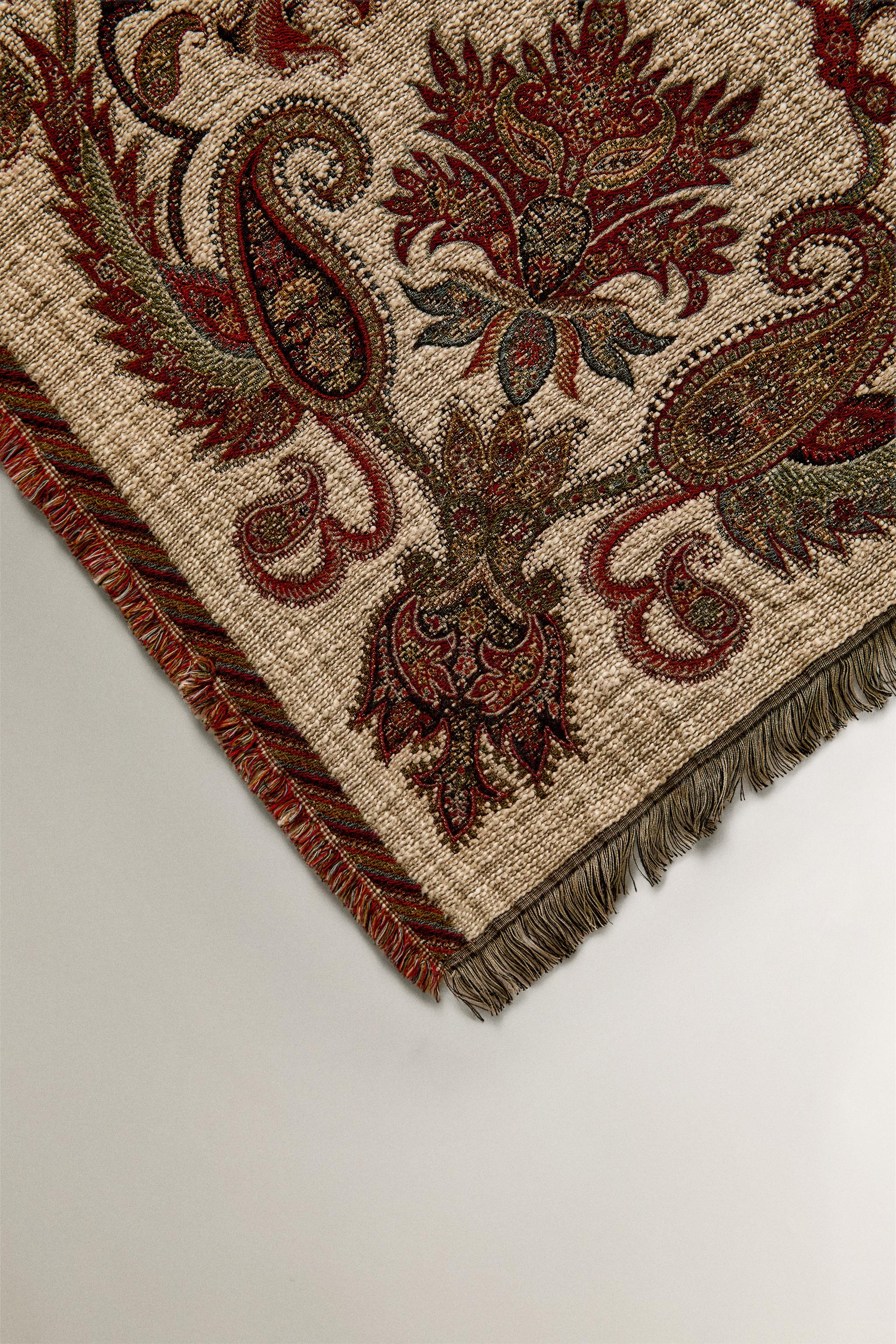 COUVERTURE JACQUARD