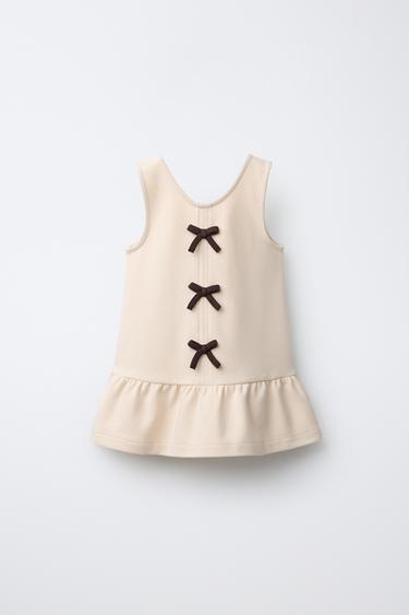 ROBE EN MAILLE POINT DE ROME AVEC LACETS CONTRASTÉS - Écru moyen de Zara