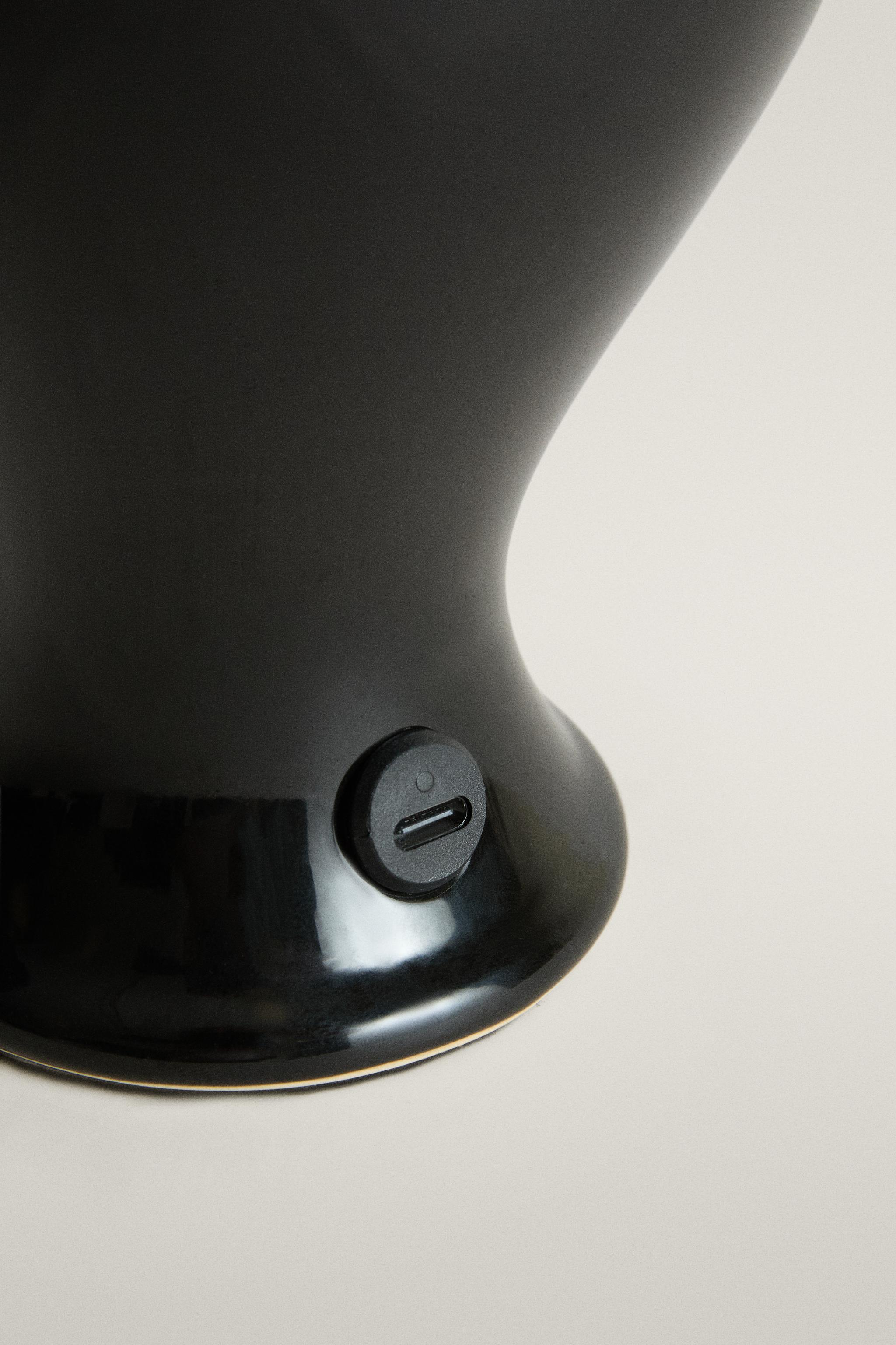 CORDLESS TABLE LAMP