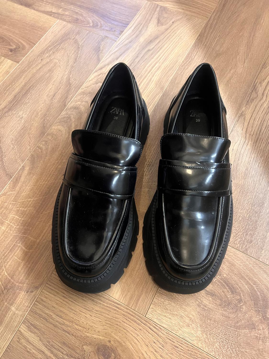 CHUNKY LOAFERS IN BLACK - Image 2