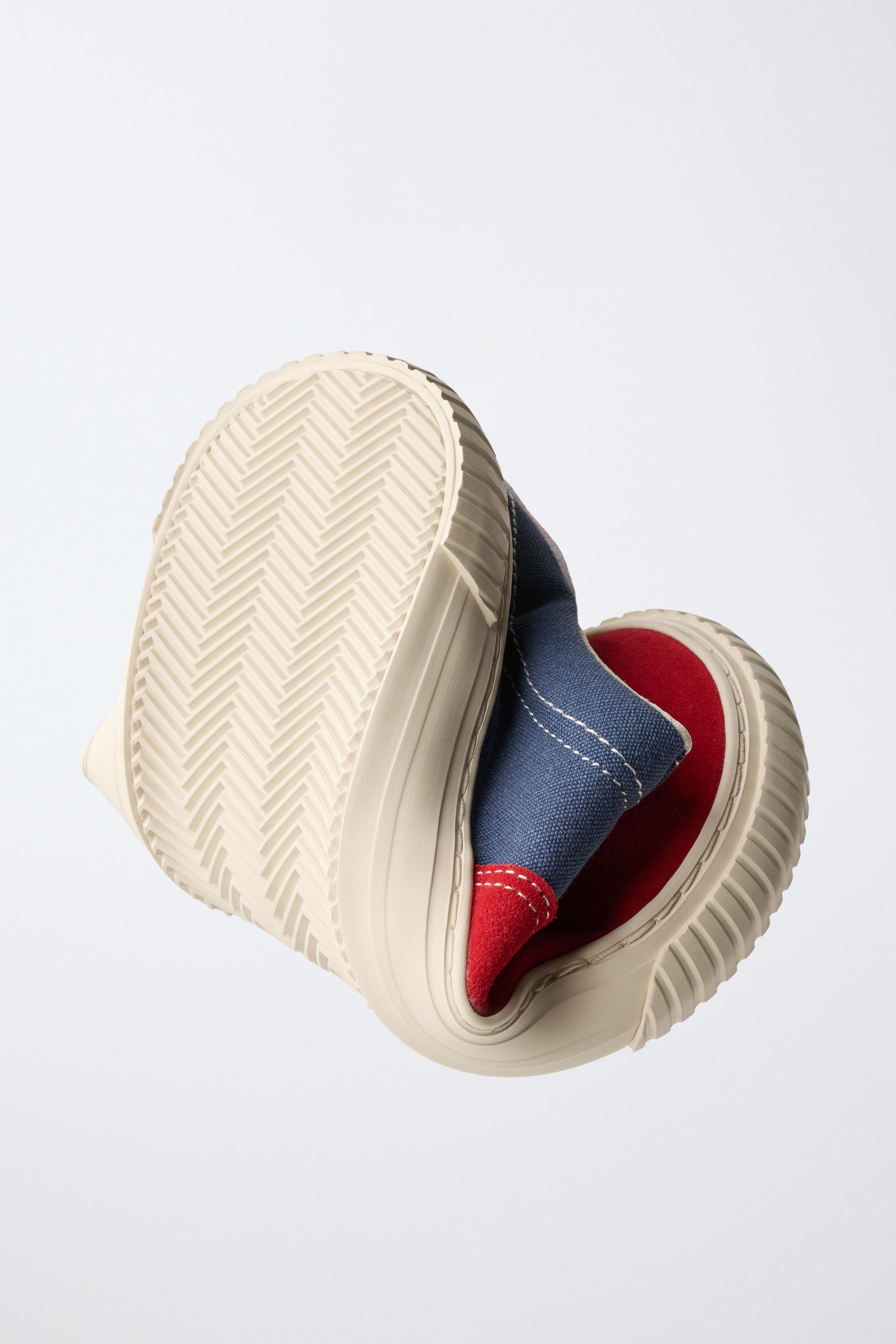 TENNIS OU BASKET BAREFOOT BIMATIÈRE