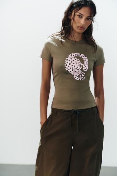 AGATHE SINGER PRINT T-SHIRT — Khaki 1