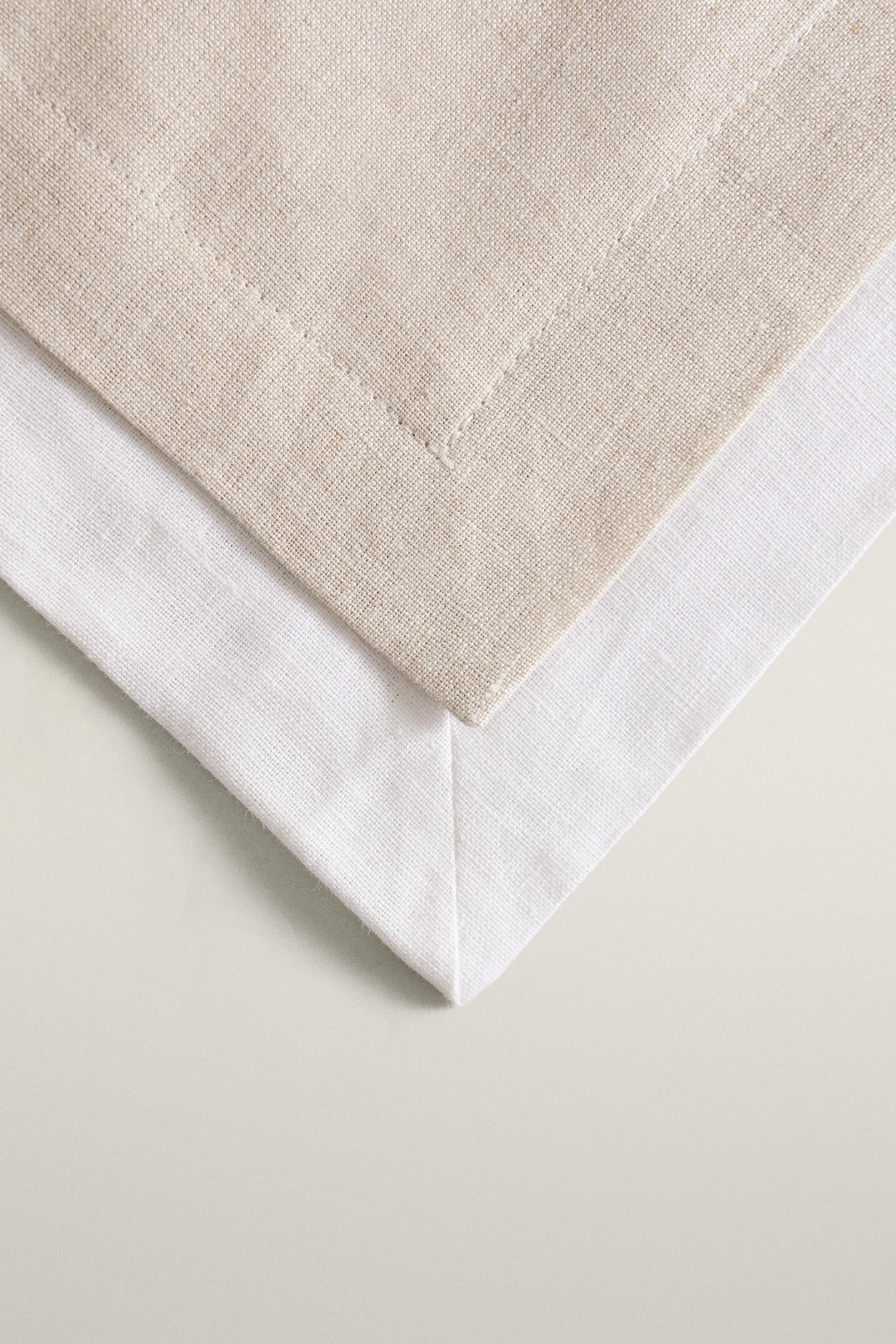 DOUBLE-LAYER LINEN TABLE RUNNER