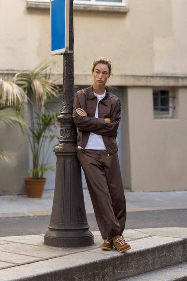 PANTALON LARGE SATINÉ - Marron de Zara