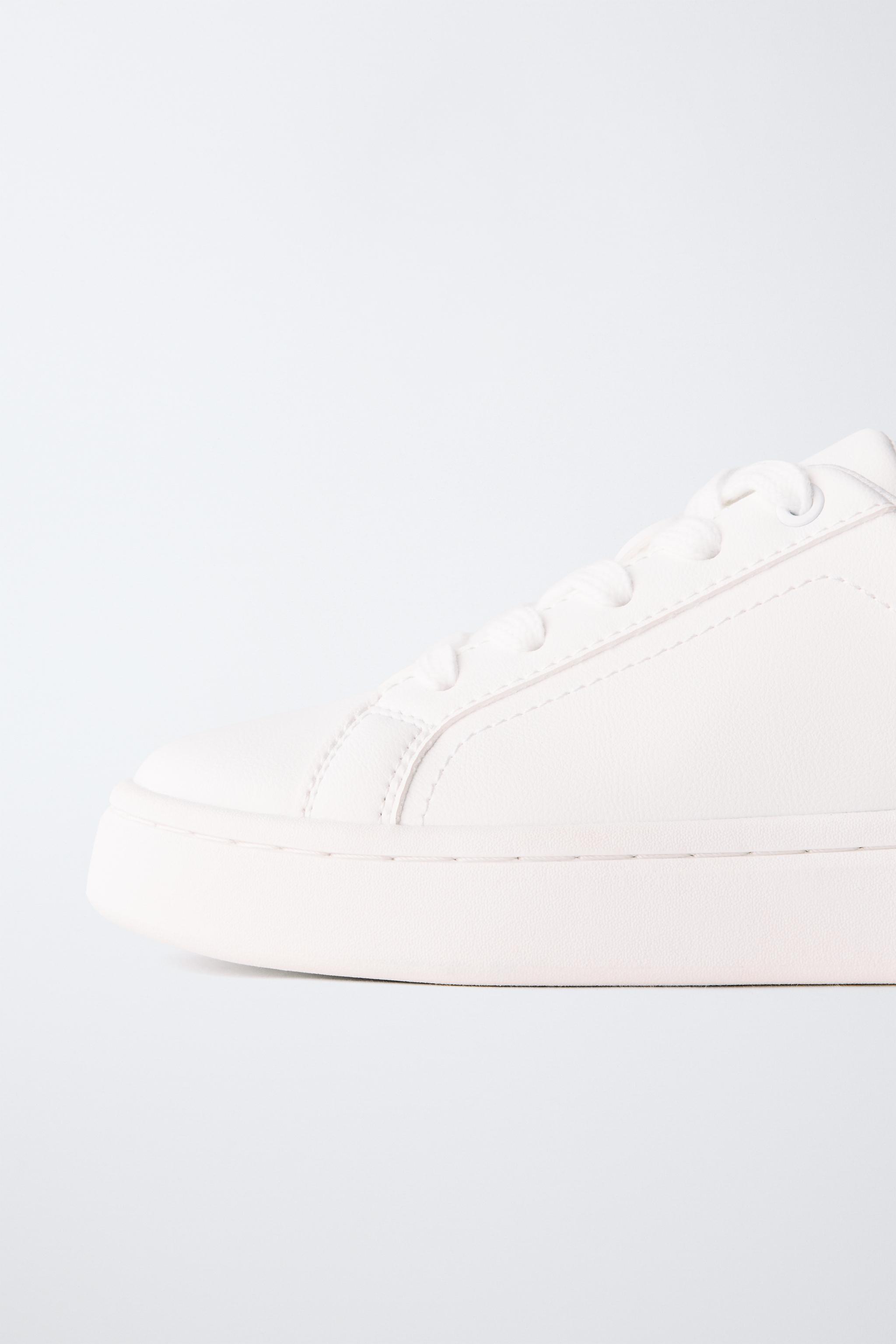 CHUNKY SOLE SNEAKER