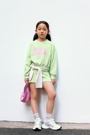 SET ÁO NỈ VÀ QUẦN SHORT BERMUDA IN CHỮ - Xanh lục từ Zara