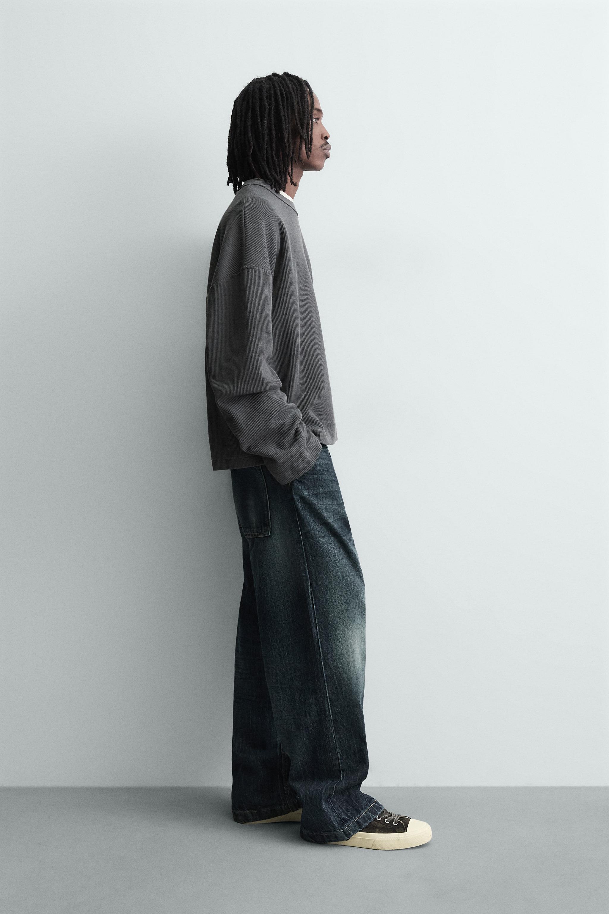TEXTURED PRINTED TEXT SWEATSHIRT