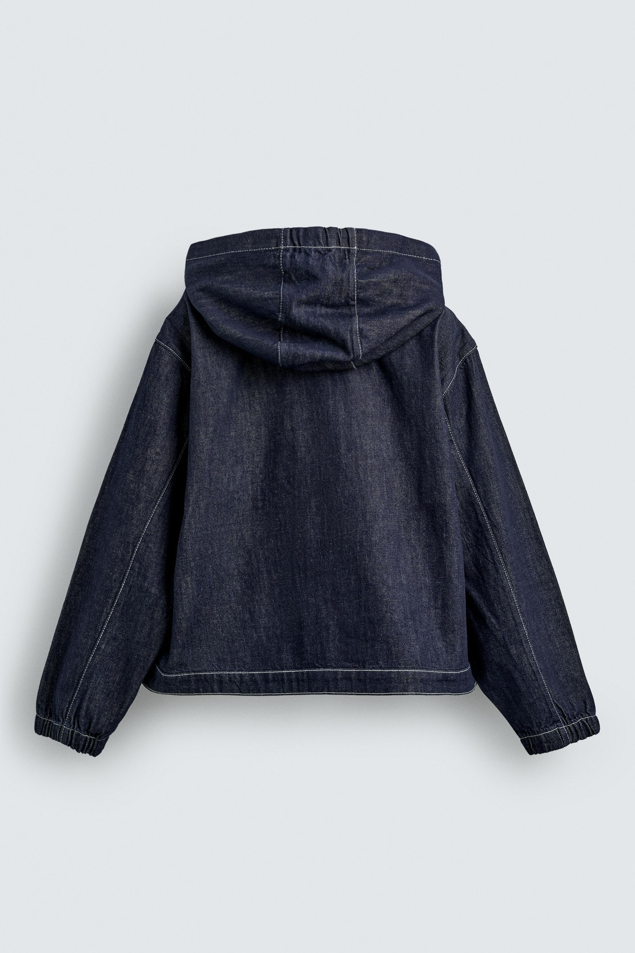 BLOUSON EN DENIM À CAPUCHE ET SURPIQÛRES