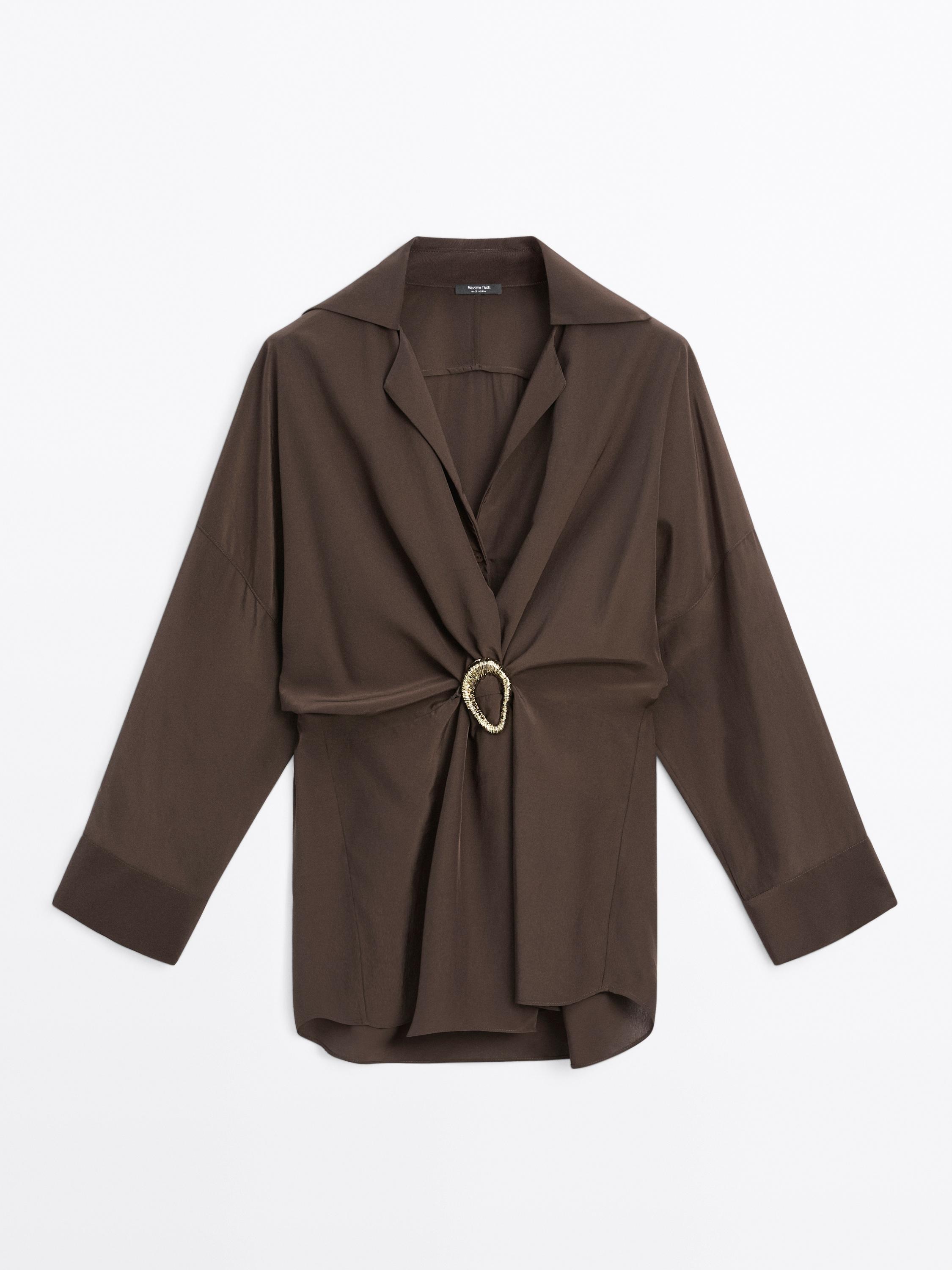 Long shirt with brooch detail