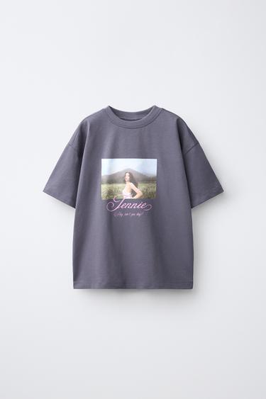 CAMISETA ESTAMPADO FOTOGRAFIA JENNIE ©™ - de Zara