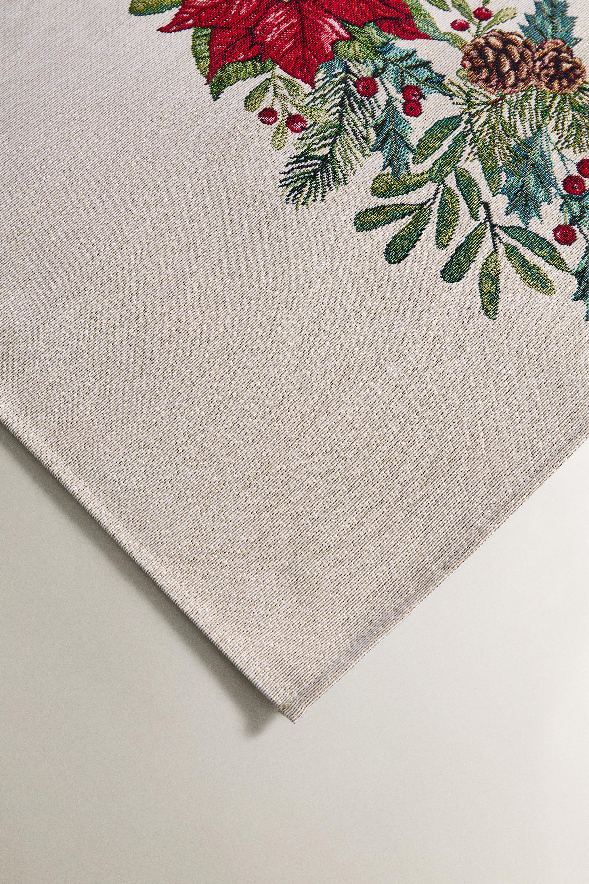CHRISTMAS JACQUARD HOLLY TABLE RUNNER