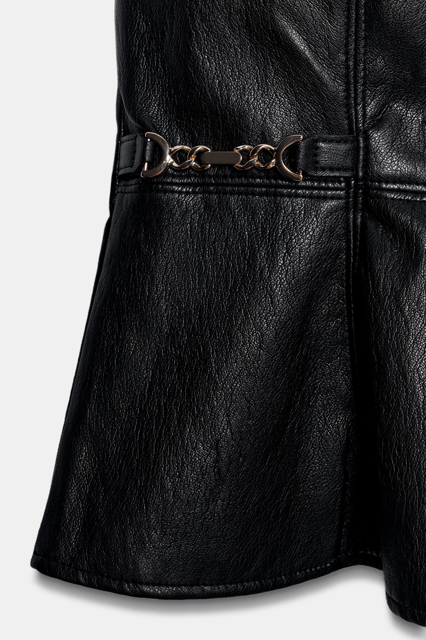 Женский топ Zara Faux Leather Top with Gold-Tone APPLIQUÉS, цвет: Чёрный — фото 8