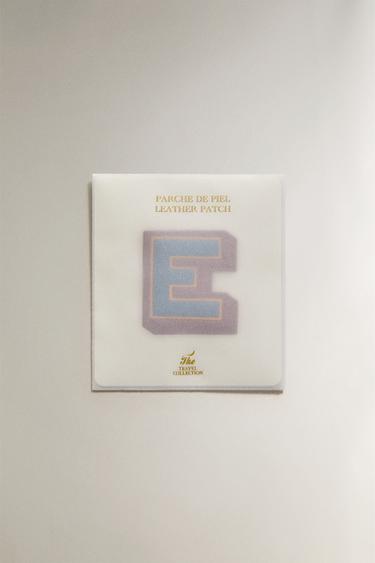 ÉCUSSON EN CUIR LETTRE E - Multicolore de Zara - Image 3