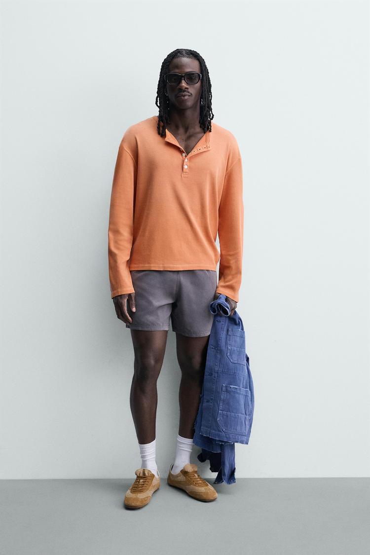 RELAXED FIT DÜĞMELİ YAKA T-SHIRT