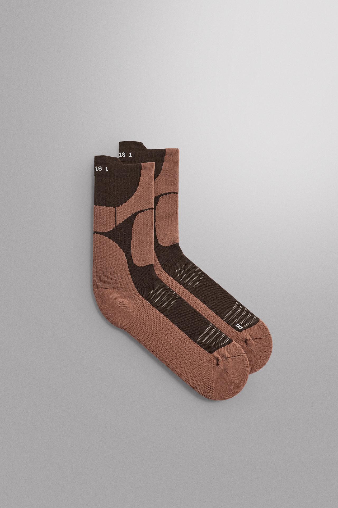 2-PACK TECHNICAL TRAINING SOCKS — Brown