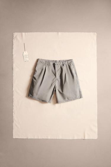 برمودا RELAXED FIT بمظهر مجعد - رمادي الخاص بـ Zara