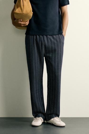 PANTALONS RELAXED FIT SEERSUCKER AMB CONTRAST - Marí / Blanc de Zara