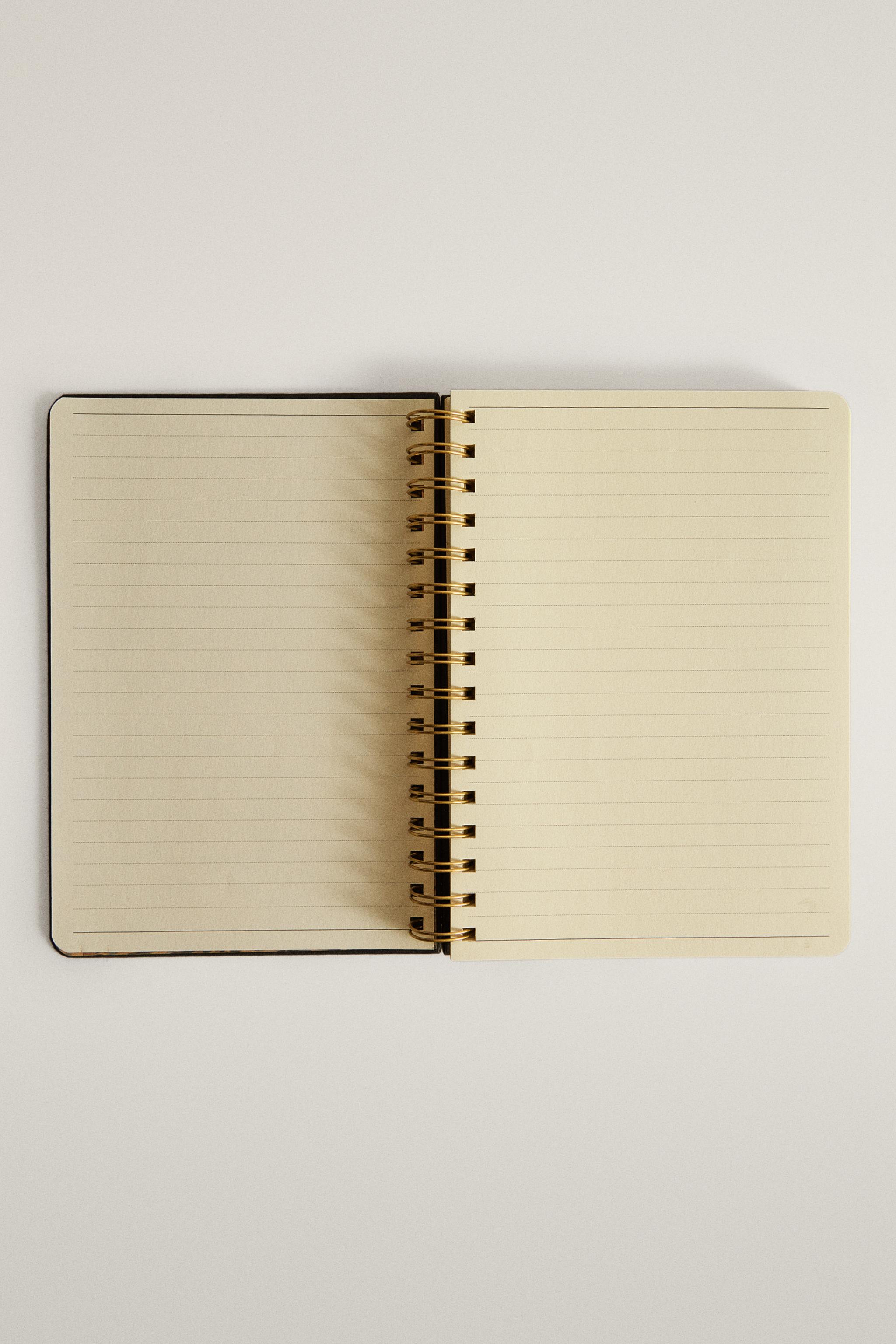 CAHIER A5 AVEC TROUSSE
