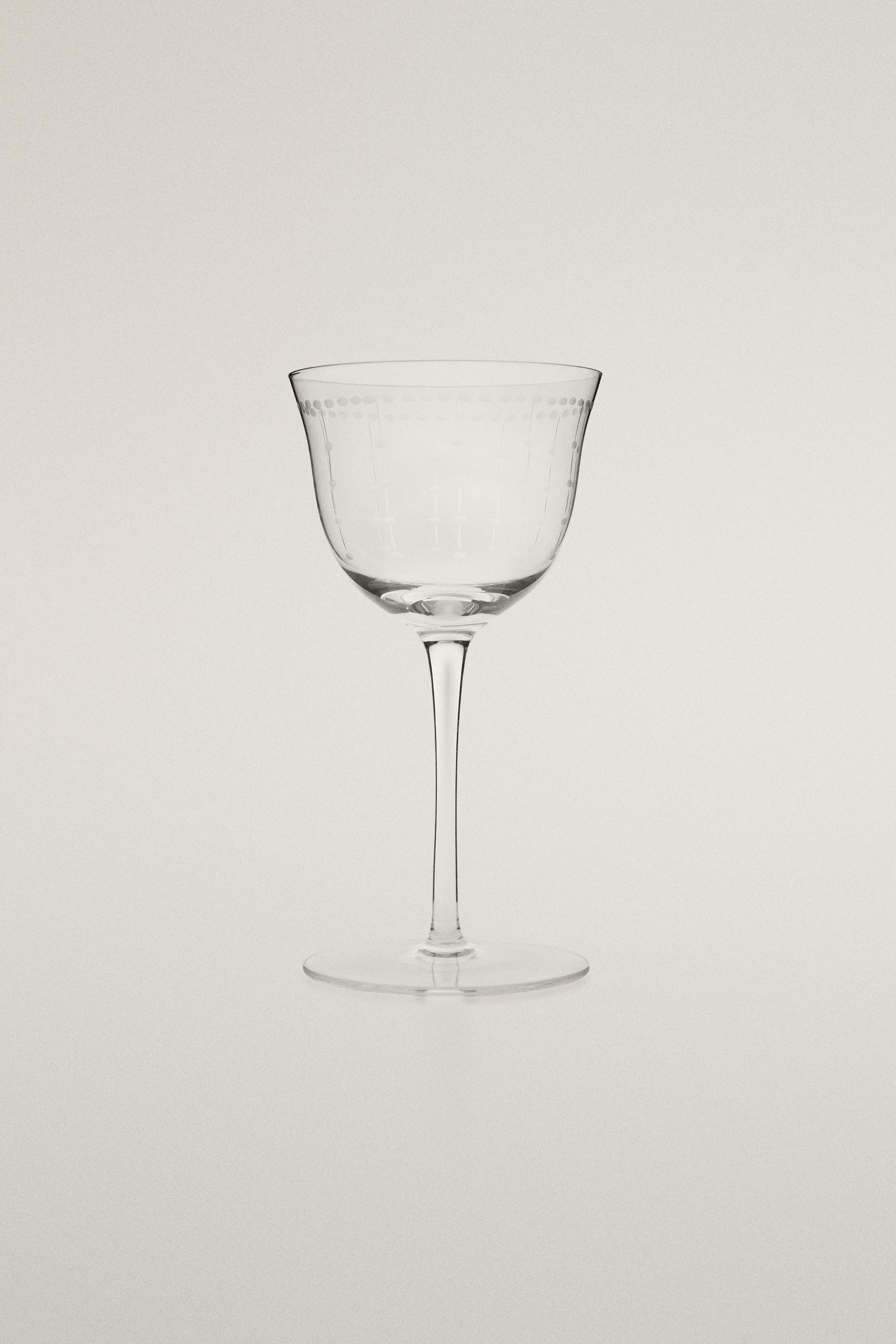 GEOMETRICALLY ENGRAVED GLASS COCKTAIL GLASS