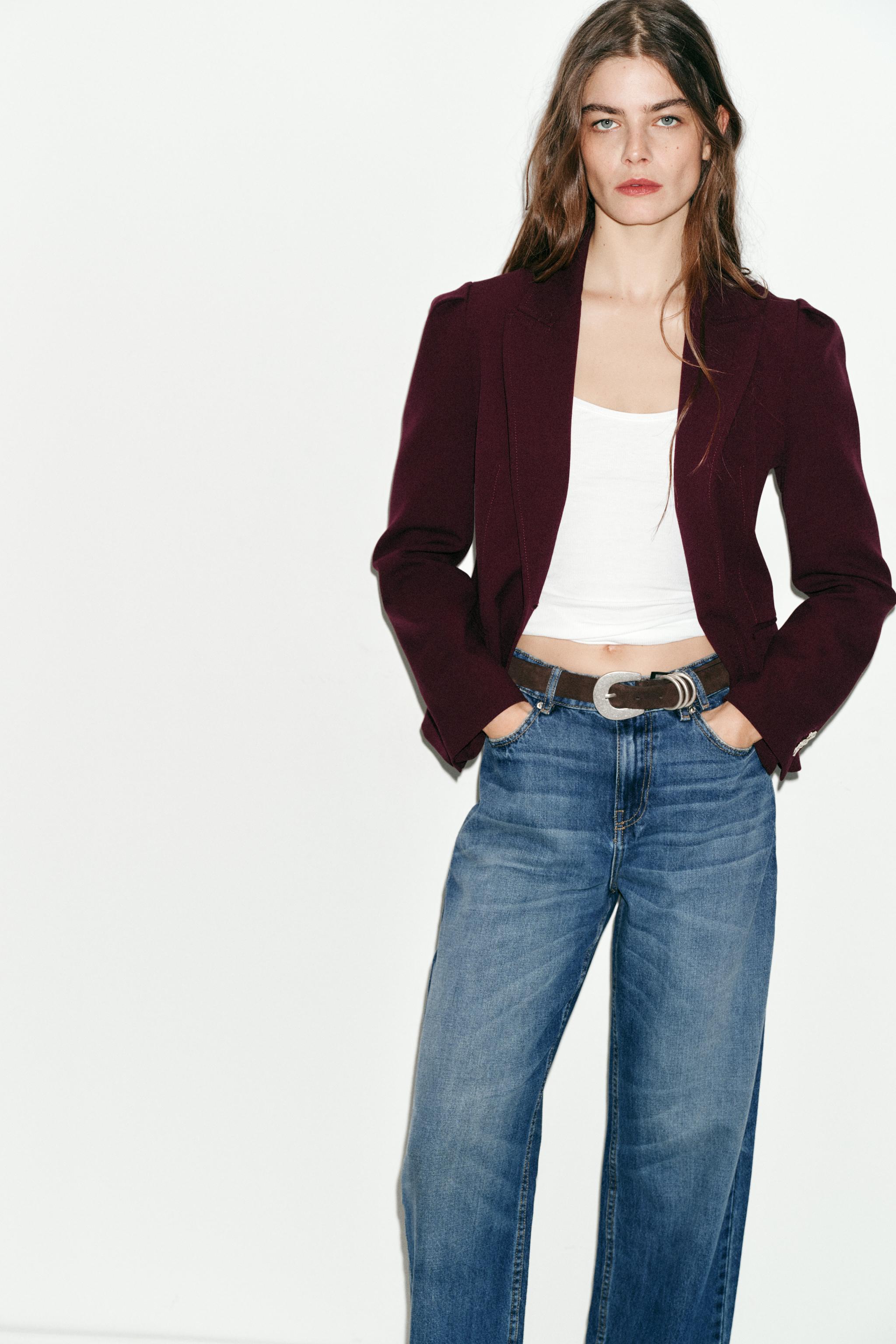 TAILORED BLAZER WITH PRONOUNCED SHOULDERS