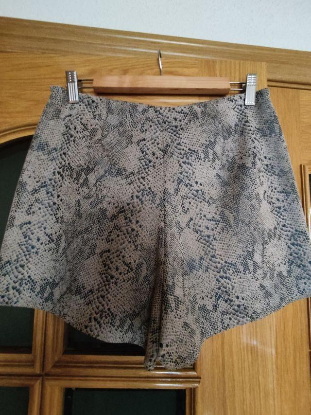 SNAKESKIN PRINT SKORT - Image 4