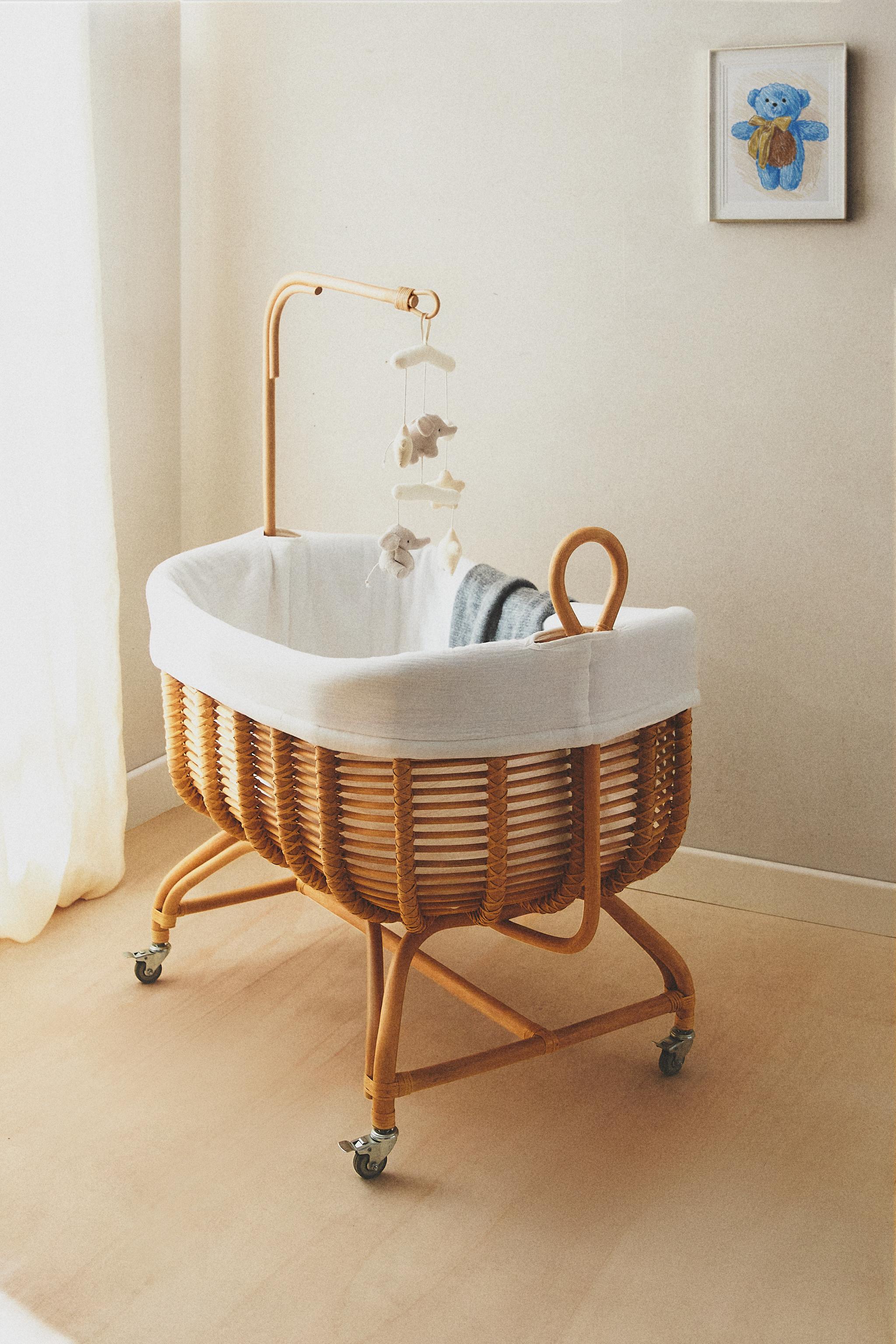 RATTAN MINI COT — mink brown