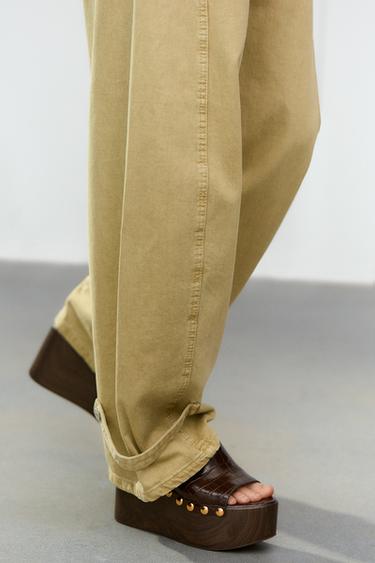 TALONS COMPENSÉS PLATEFORME RELIEF - Marron de Zara - Image 1