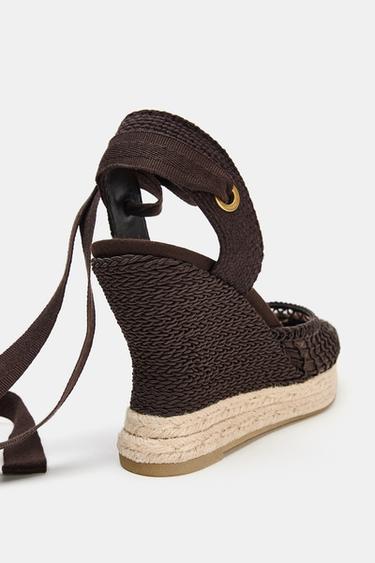 CHAUSSURES À TALONS COMPENSÉS EFFET COURBÉ - Marron de Zara - Image 5