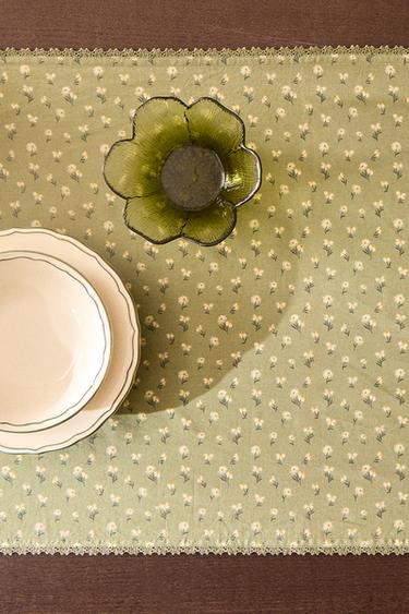 COTTON DAISY TABLE RUNNER - Green by Zara - Image 5