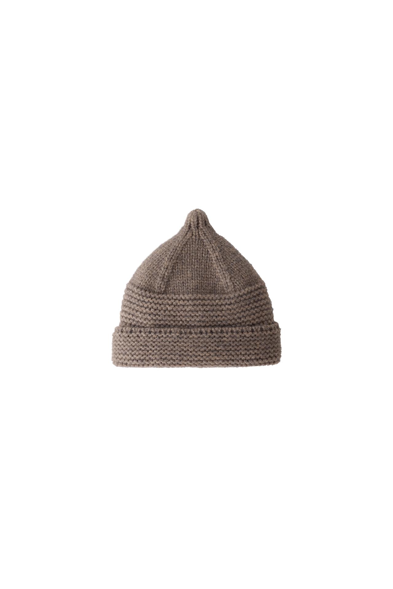 POINTED CHUNKY KNIT BEANIE