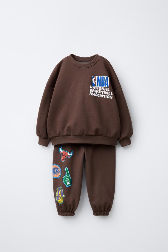 ENSEMBLE DE JOGGING SWEAT-SHIRT ET PANTALON JOGGER NBA - MULTI TEAMS - Marron de Zara - Image 0