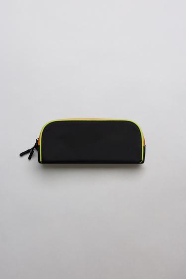 ESTUCHE ESCOLAR - Negro de Zara