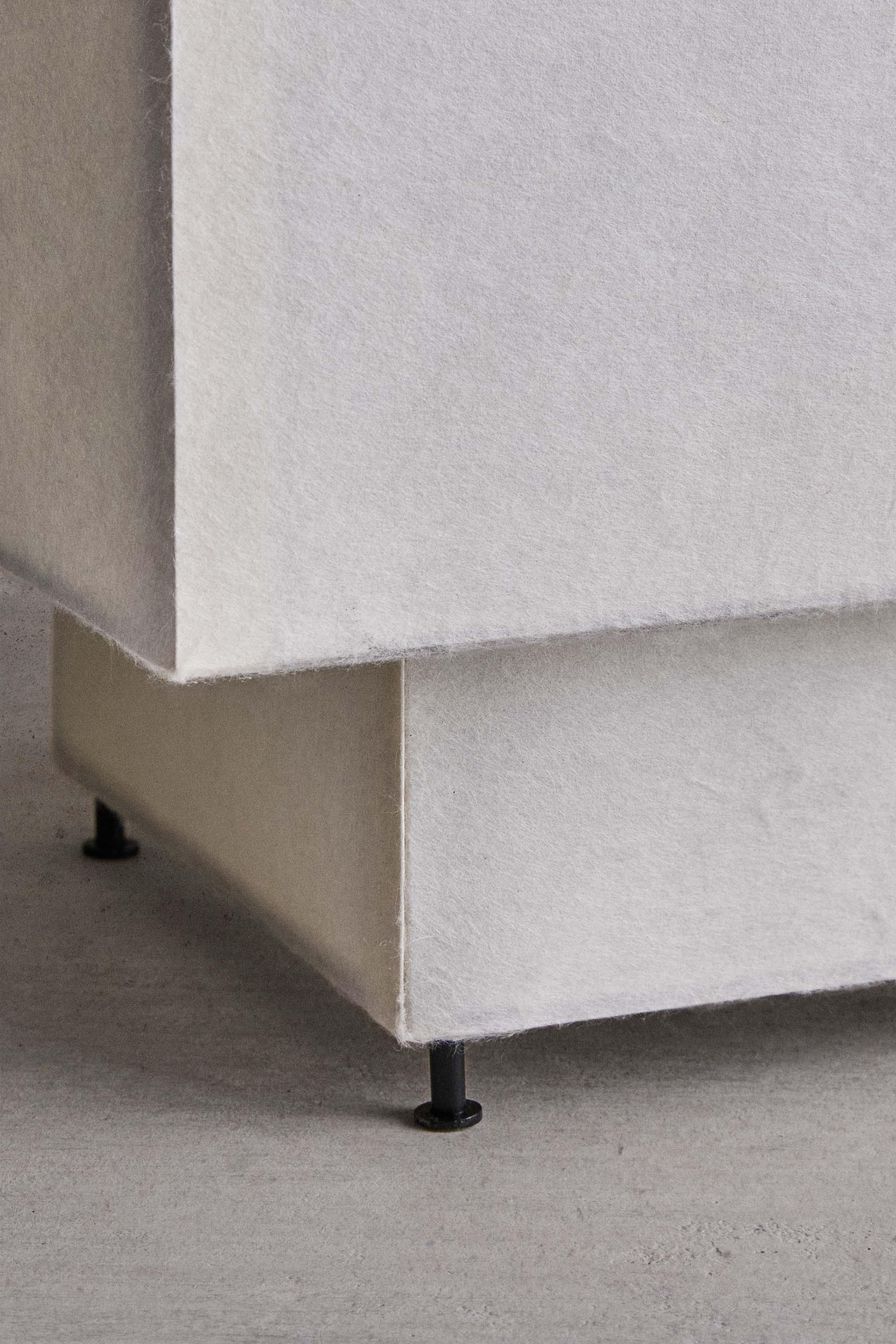 LAMPE DE TABLE S 02