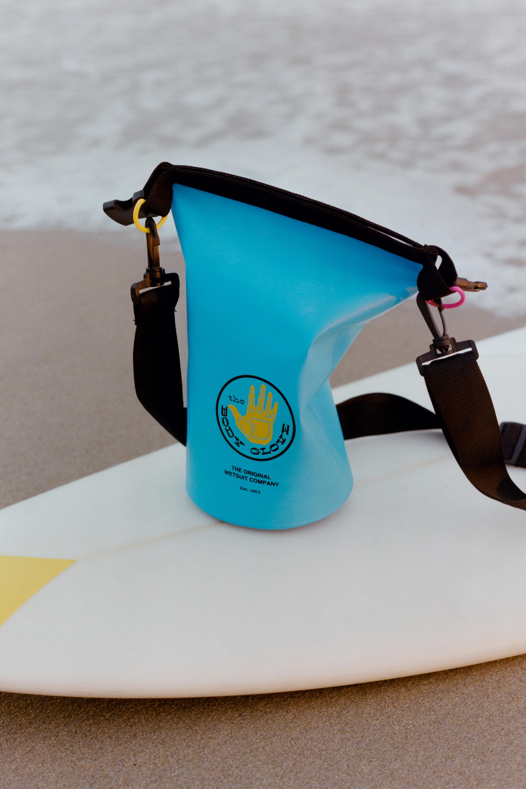 ZARA X BODY GLOVE ® WATERPROOF BAG - Blue | ZARA United States