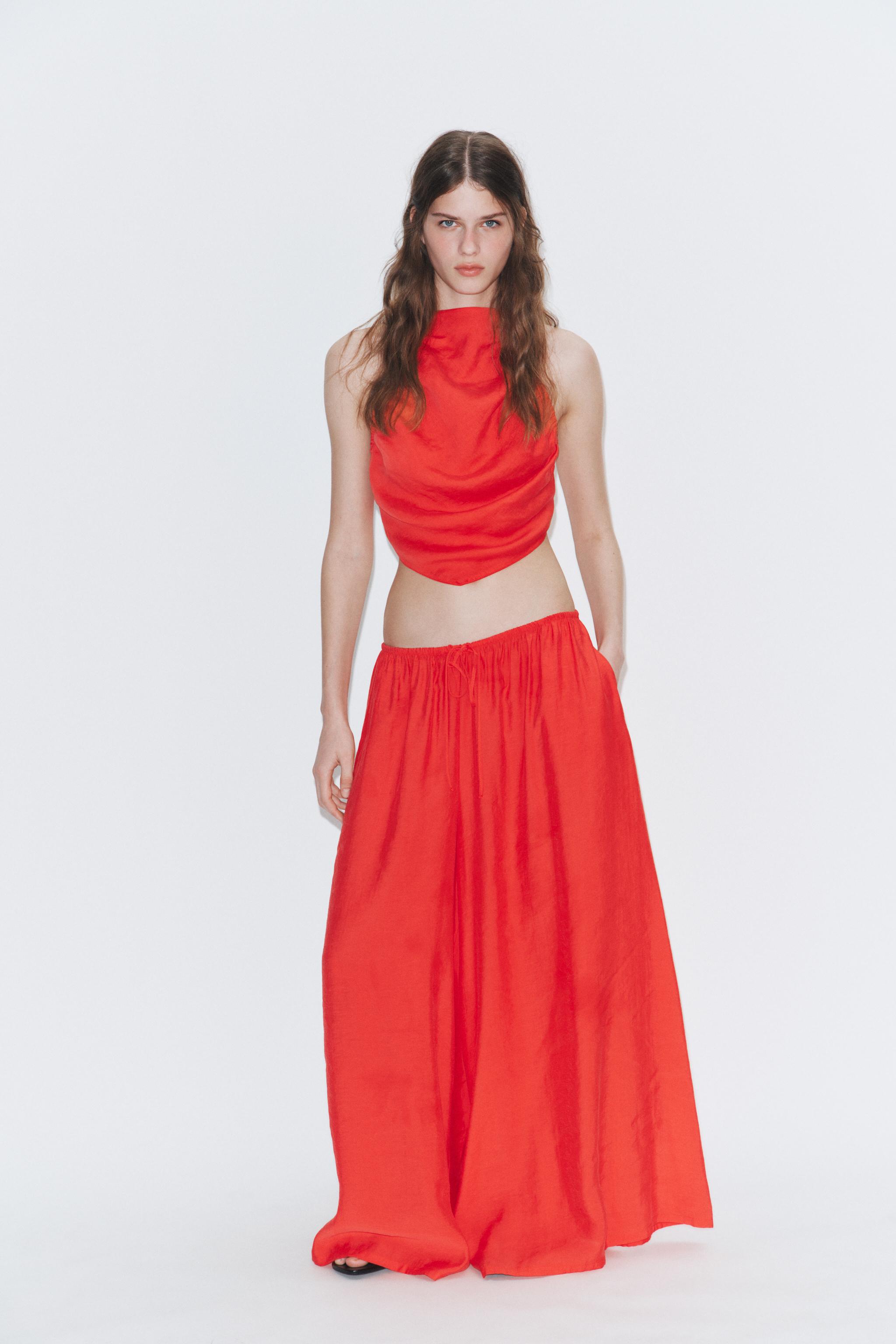 RUCHED HALTER TOP