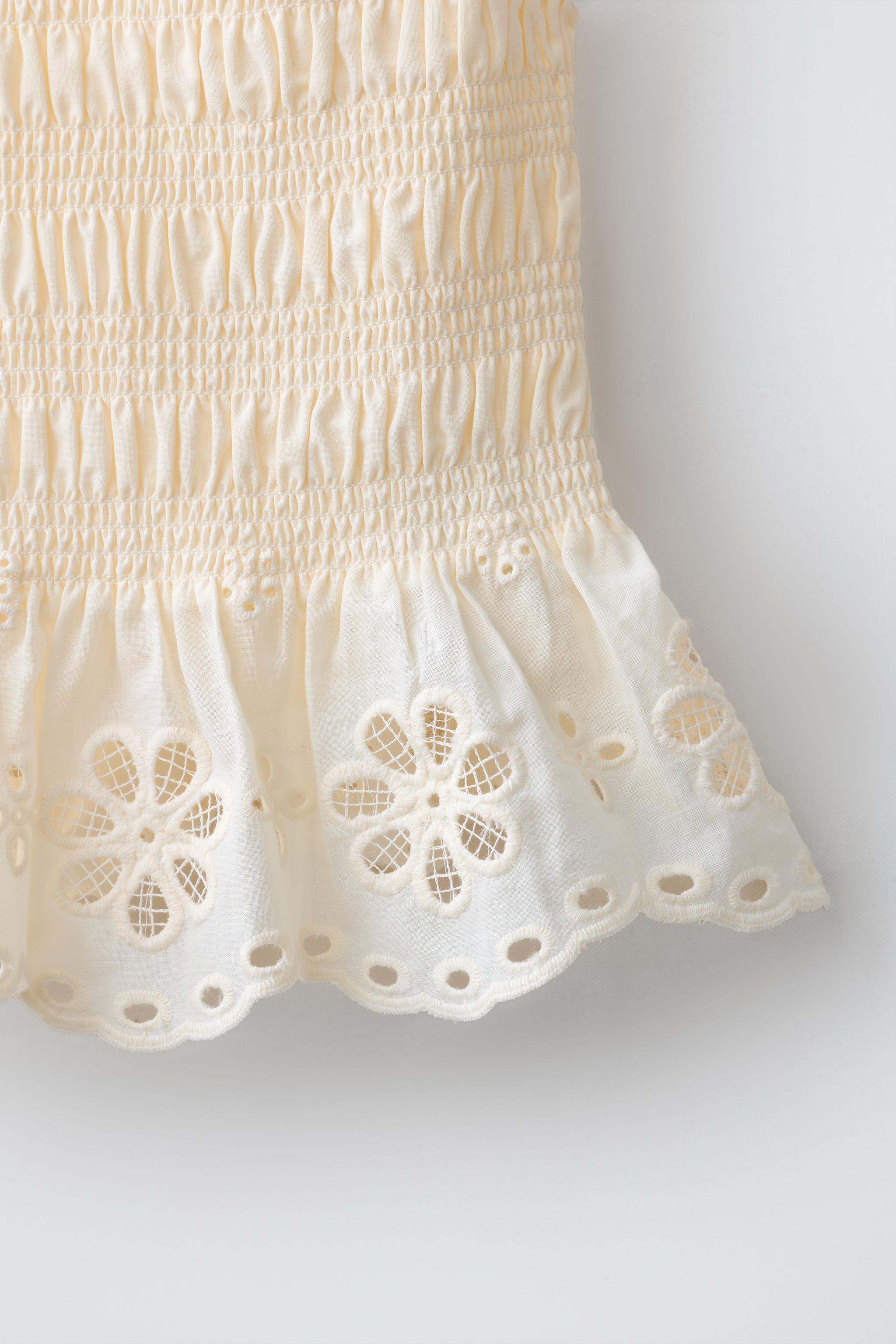 SCHIFFLY ELASTICIZED TOP