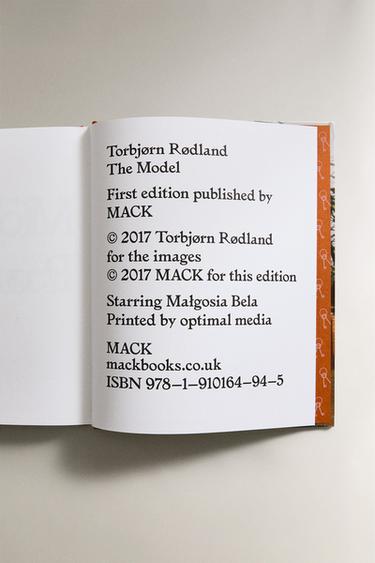 THE MODEL BOOK (ENGLISH) - Black / White by Zara - Image 3