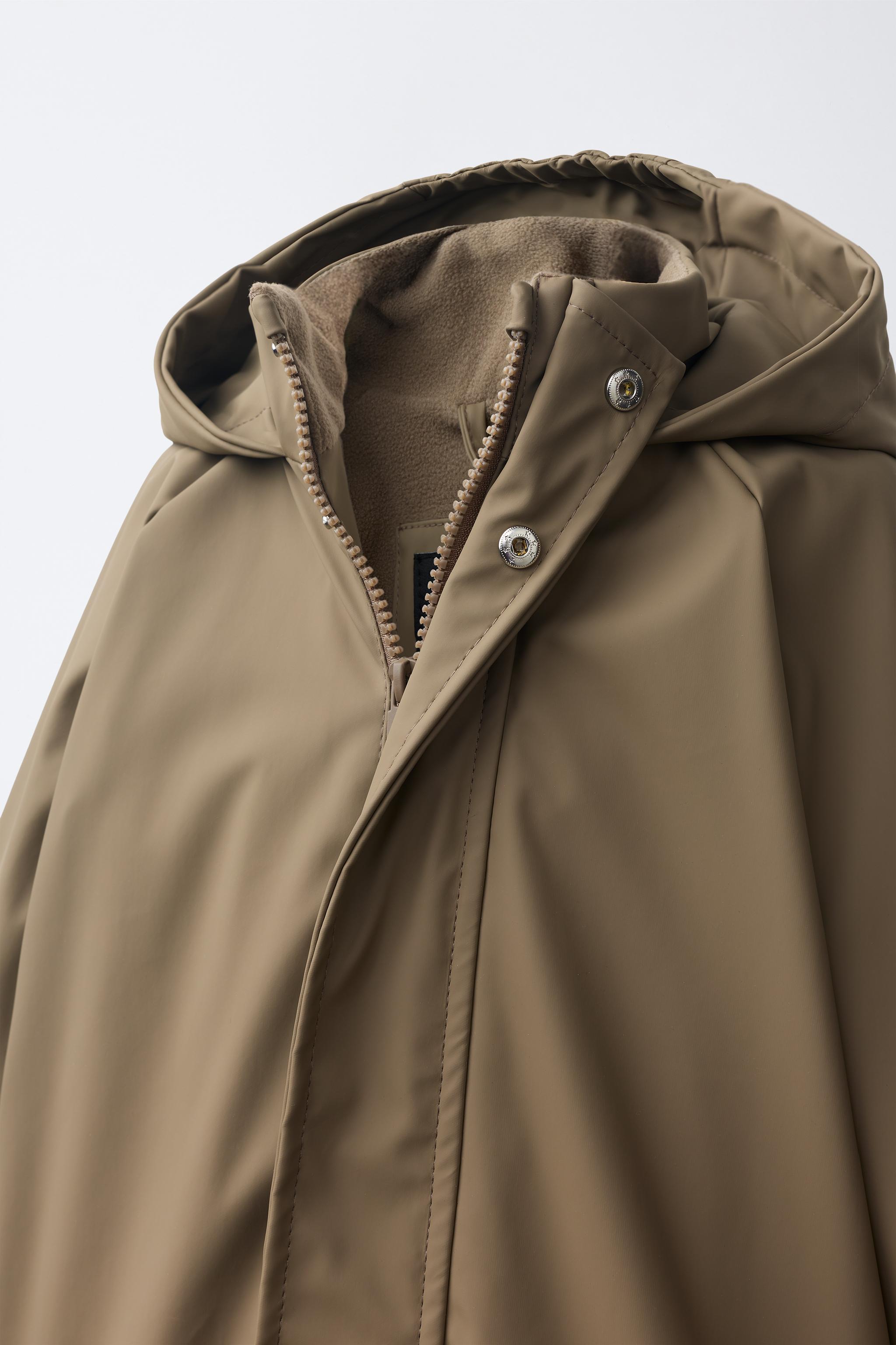 RUBBERIZED WATER REPELLENT RAINCOAT