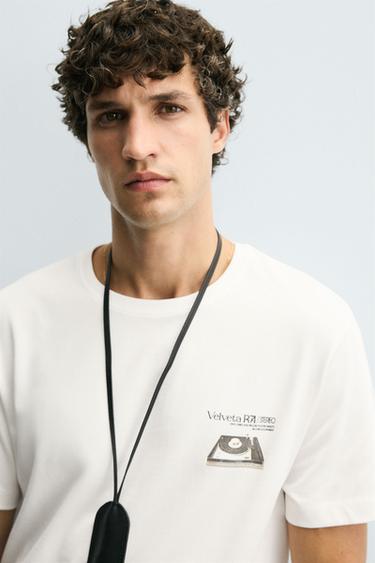 CAMISETA ESTAMPADO VINILO - Blanco roto de Zara