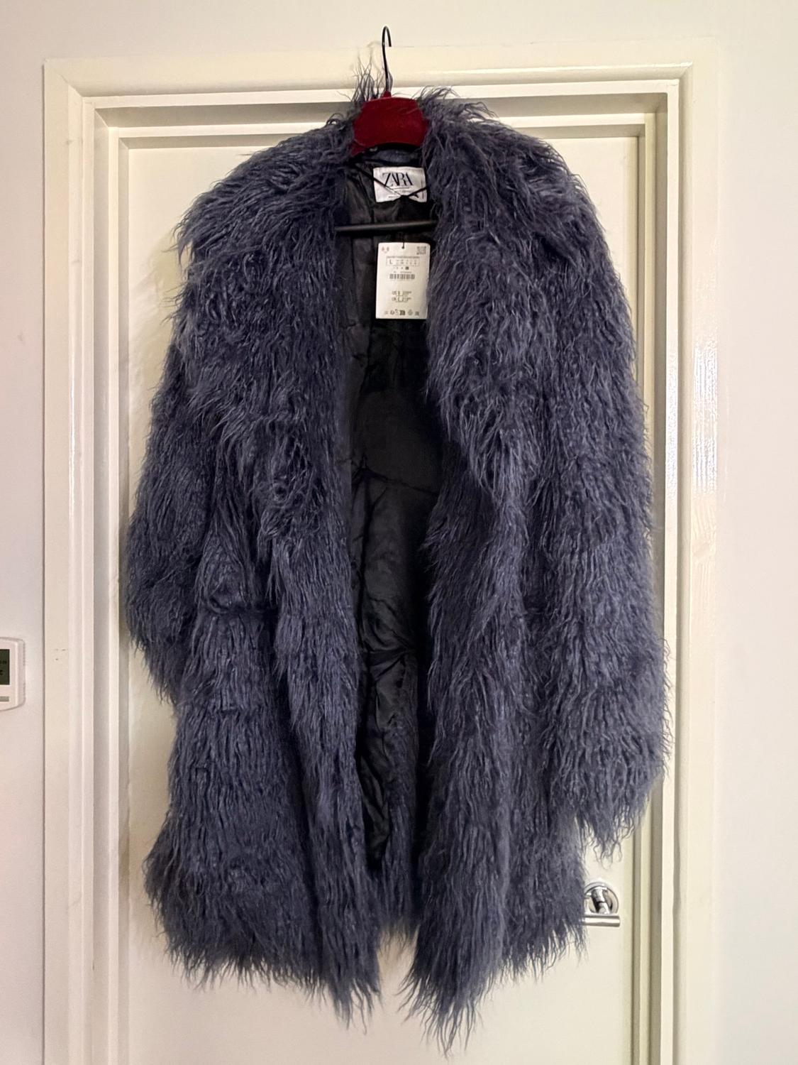 FAUX FUR COAT - LIMITED EDITION - Image 3